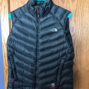 Women’s North Face vest